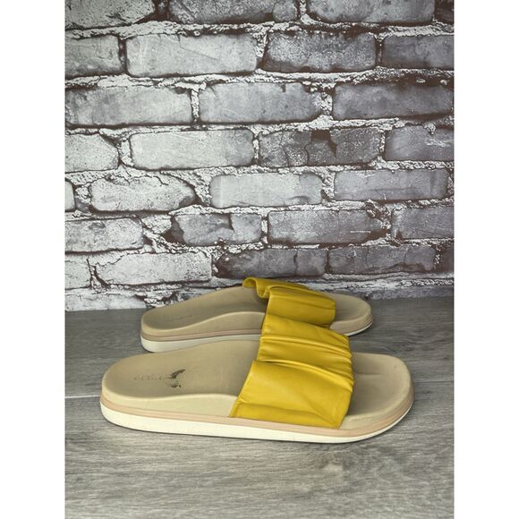 Olukai Pihapiha Gold Leather Beach Slides Casual Sandals Women Sz 40EU/10M US - Picture 16 of 16